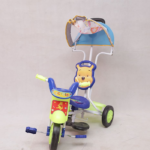 Tricycle avec chapeaux