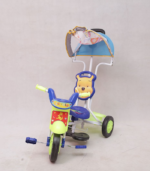 Tricycle avec chapeaux
